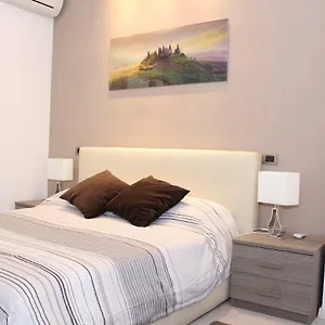 https://art-apartment-oltrarno.it-tuscanyhotel.com